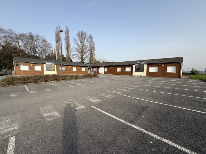 Vend cabinet dans maison de santé