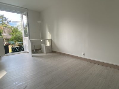 PIECE à LOUER 10 M2 + Terrasse à BOULOGNE en RDC accès PMR